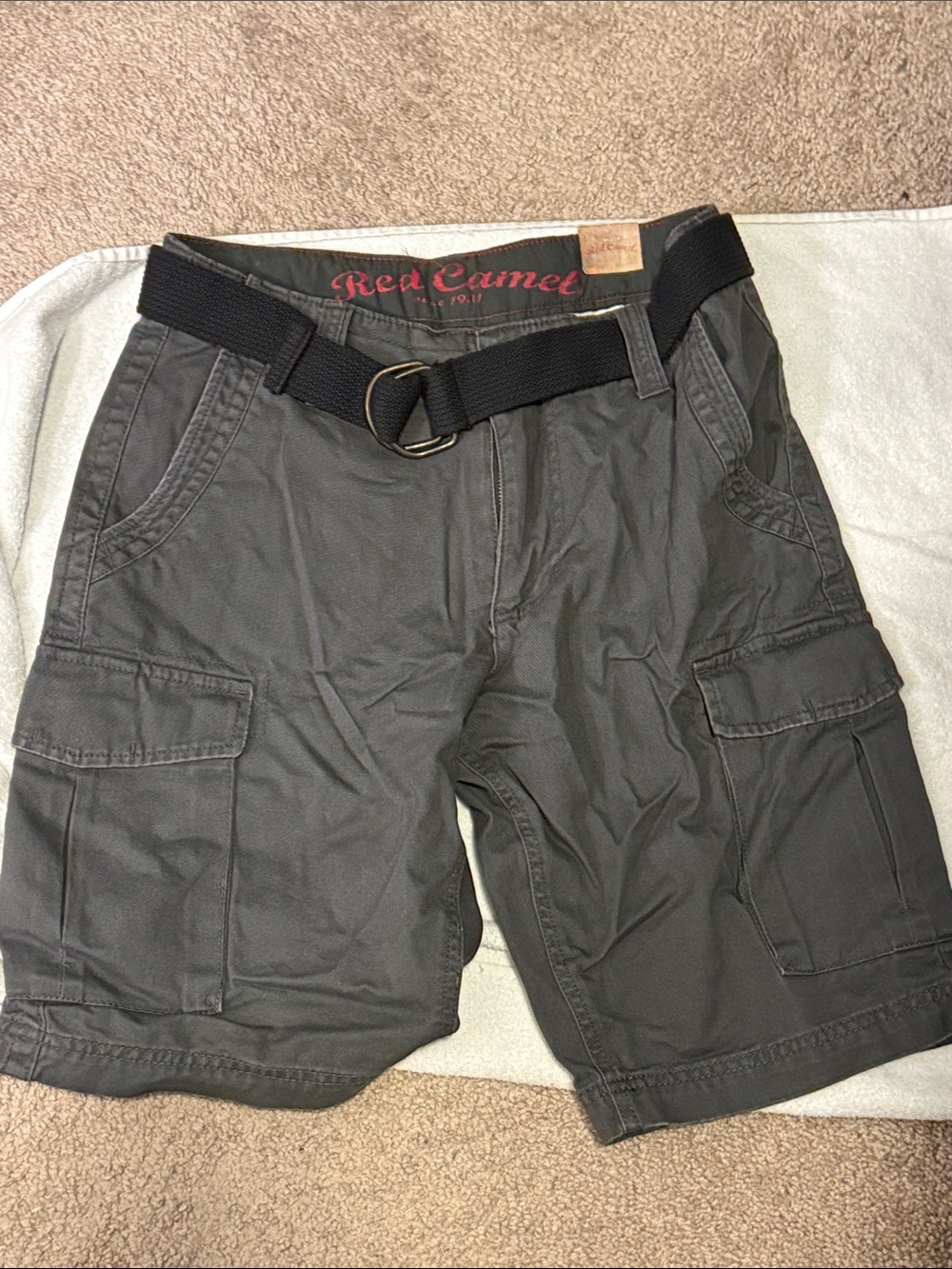 Red Camel Men's Gray Cargo Shorts with Belt - Picture 3 of 7